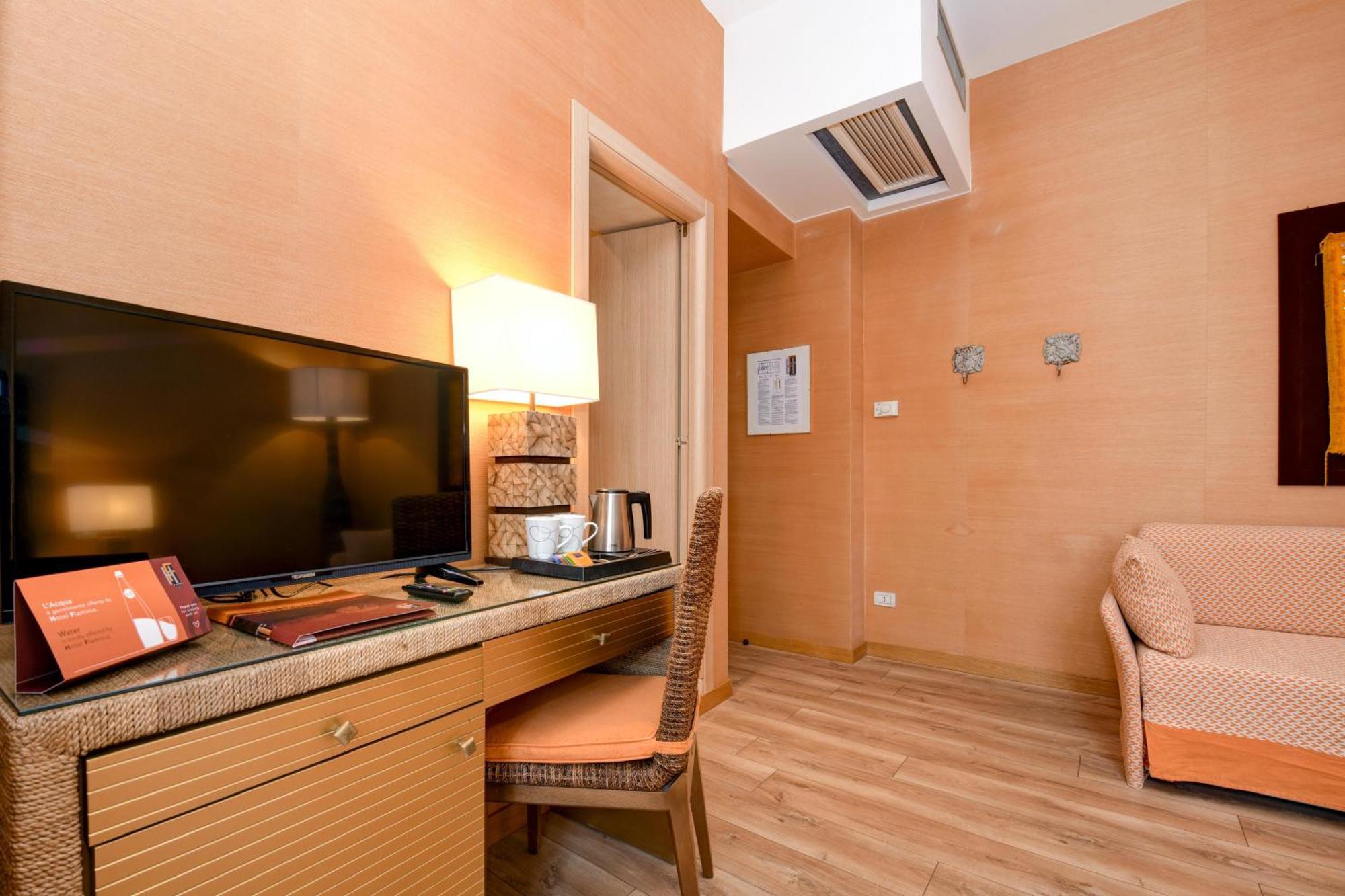 ホテル フラミニア シルミオーネ 部屋 写真